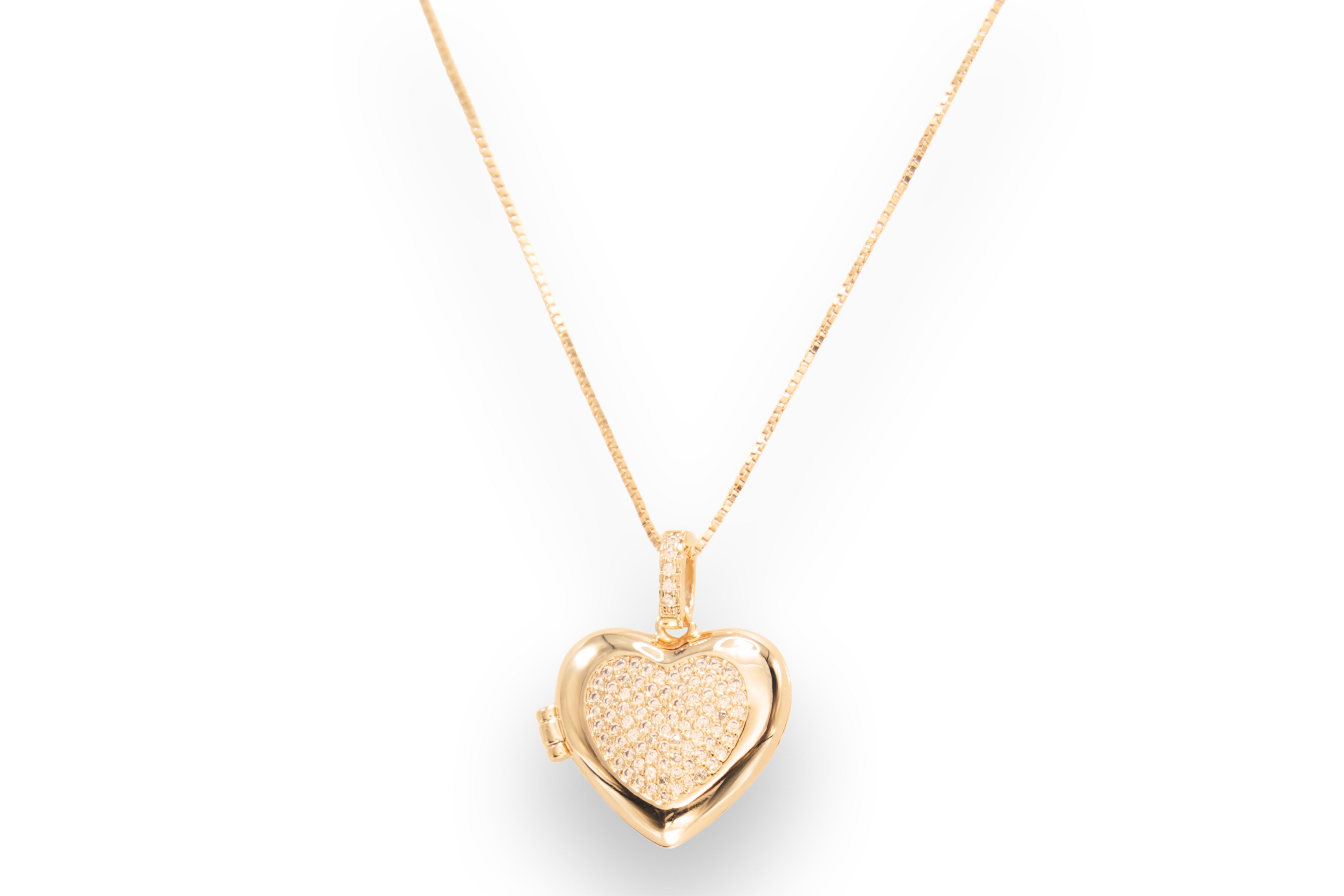 Colar Relicário Coração Cravejado