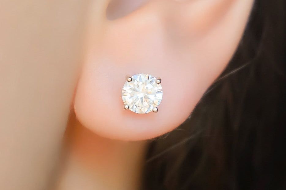 Brinco Prata 925 Ponto de Luz Tamanho M