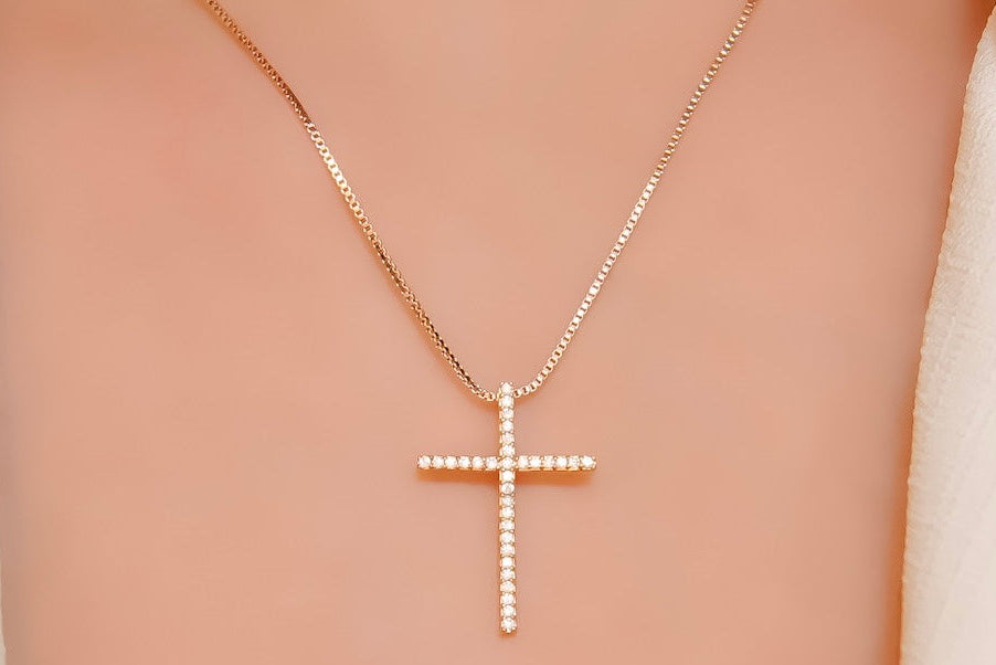 Colar Pingente Crucifixo Cravejado