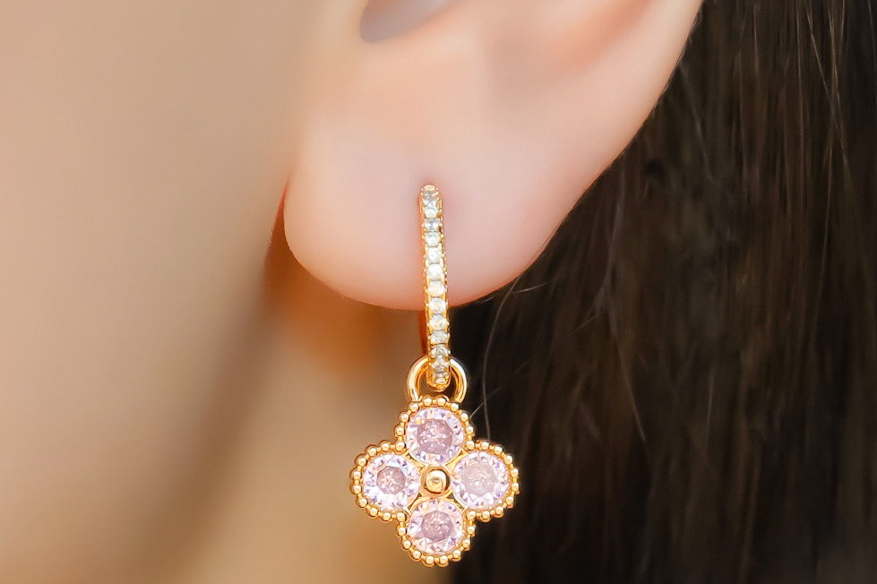 Brinco Argola Trevo Rosa Borda Boleada