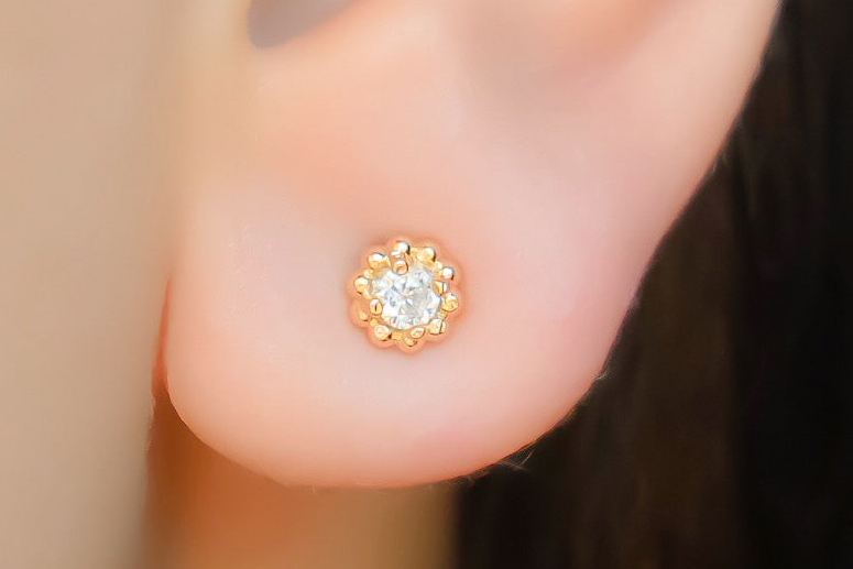 Brinco Flor Pétalas Boleadas