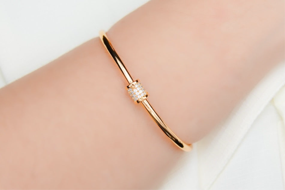 Pulseira Bracelete Detalhe Cravejado