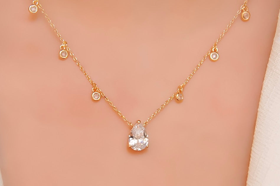 Colar Pingente Gota Pontos de Luz