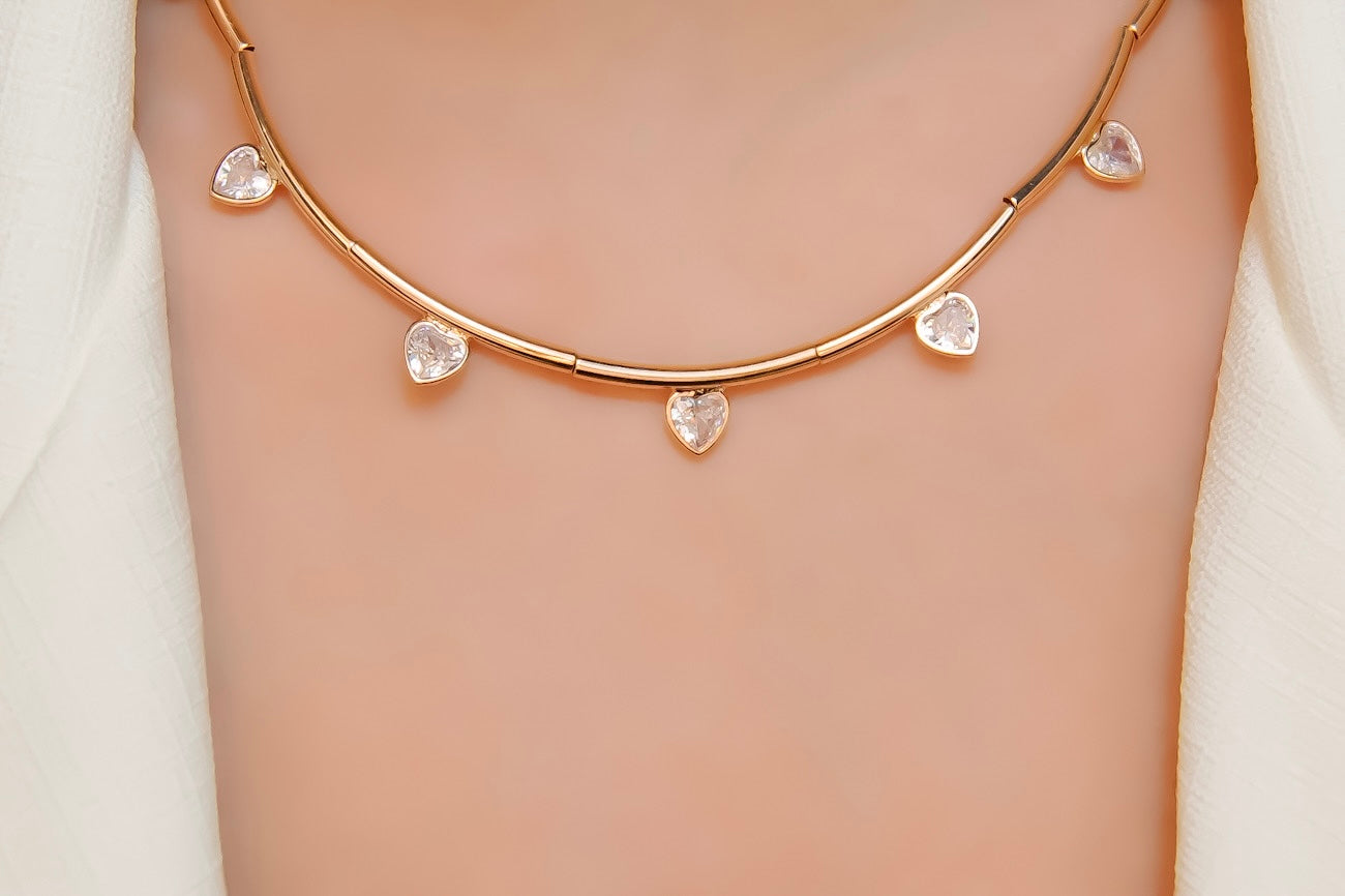 Colar Tubos Corações Ponto de Luz