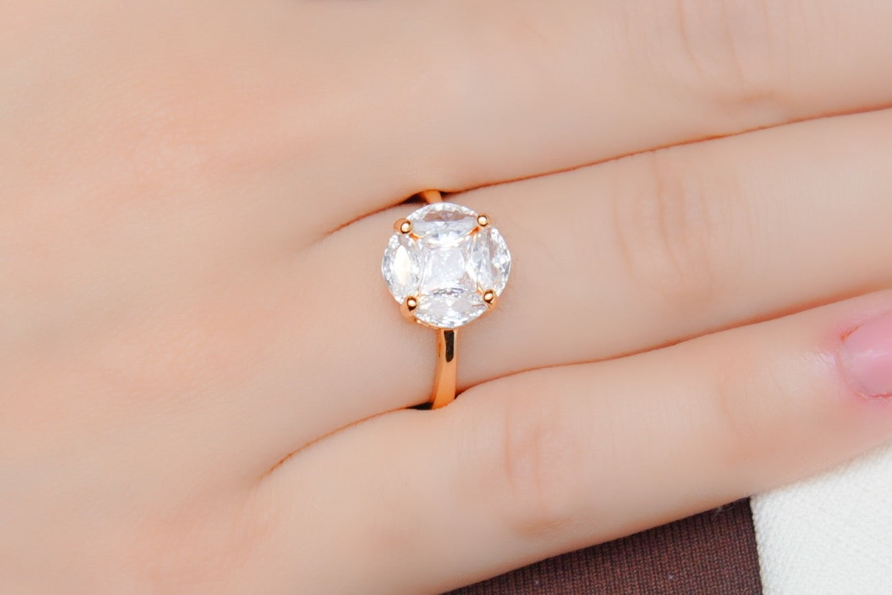 Anel Pedra Circular Trabalhada